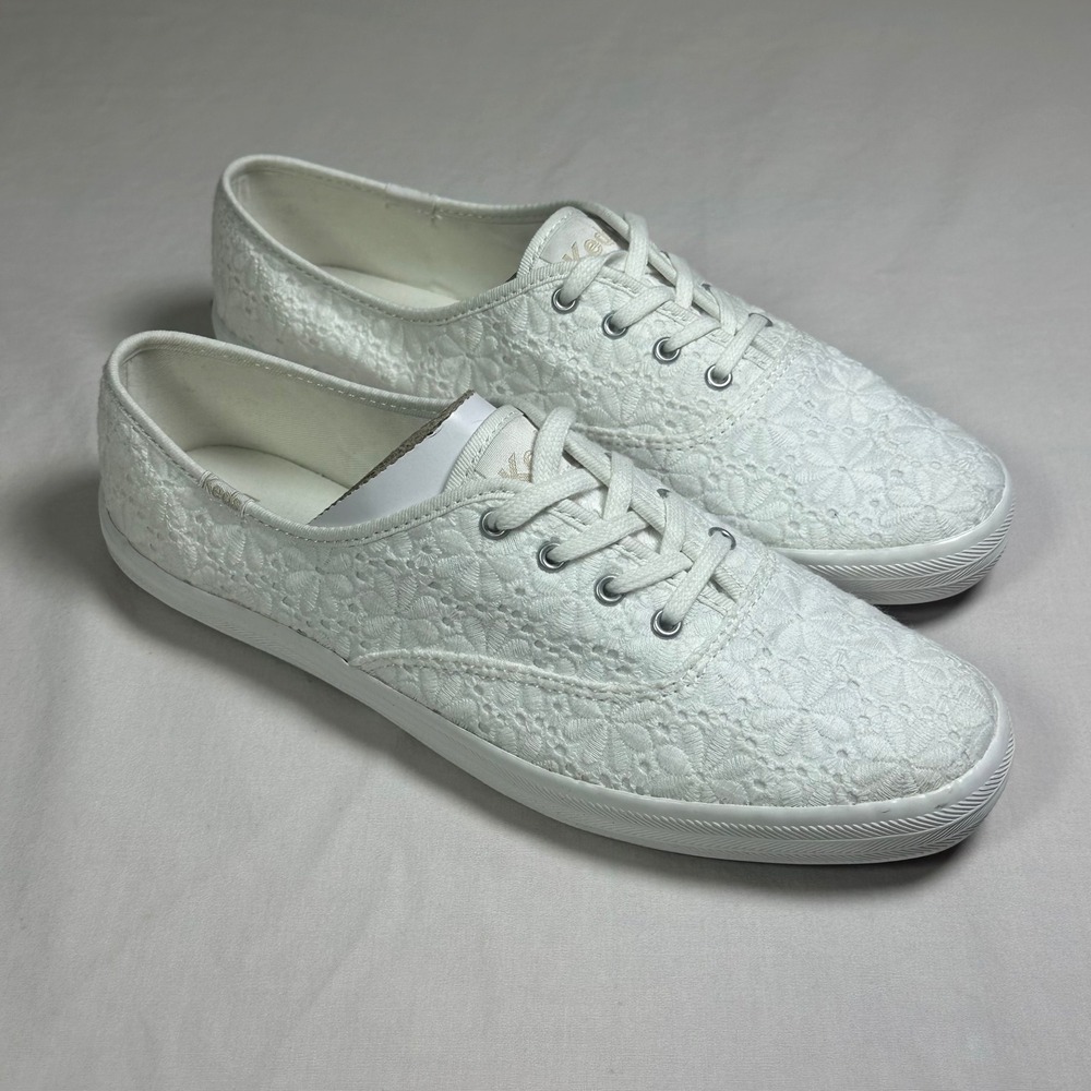 Keds Women's White Lace Sneakers Shoes Size 9.5M‎ Fashion Casual New in Box